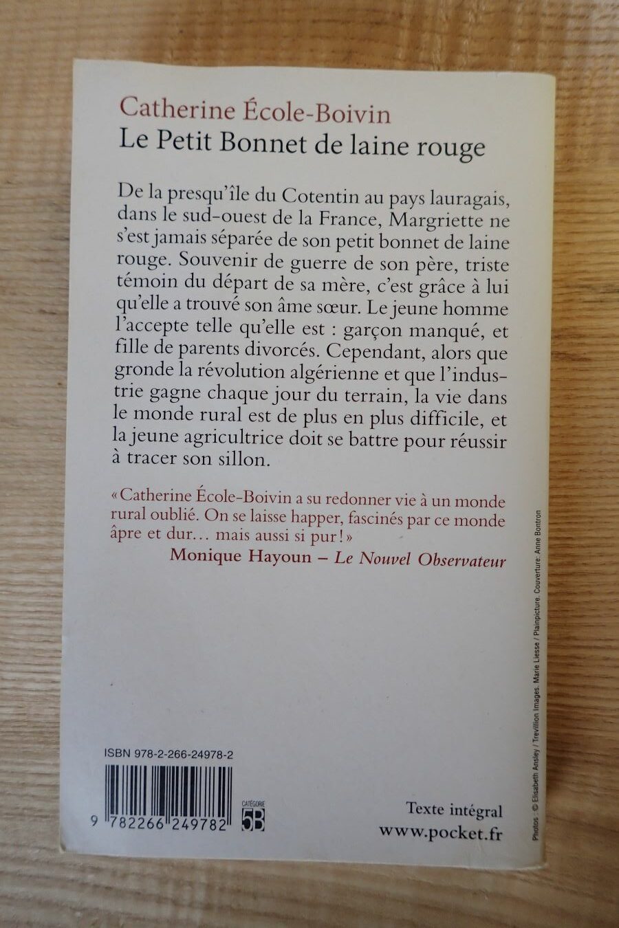 Le petit bonnet en laine rouge - Catherine Ecole-Boivin - Le refuge des livres - Livres d'occasion