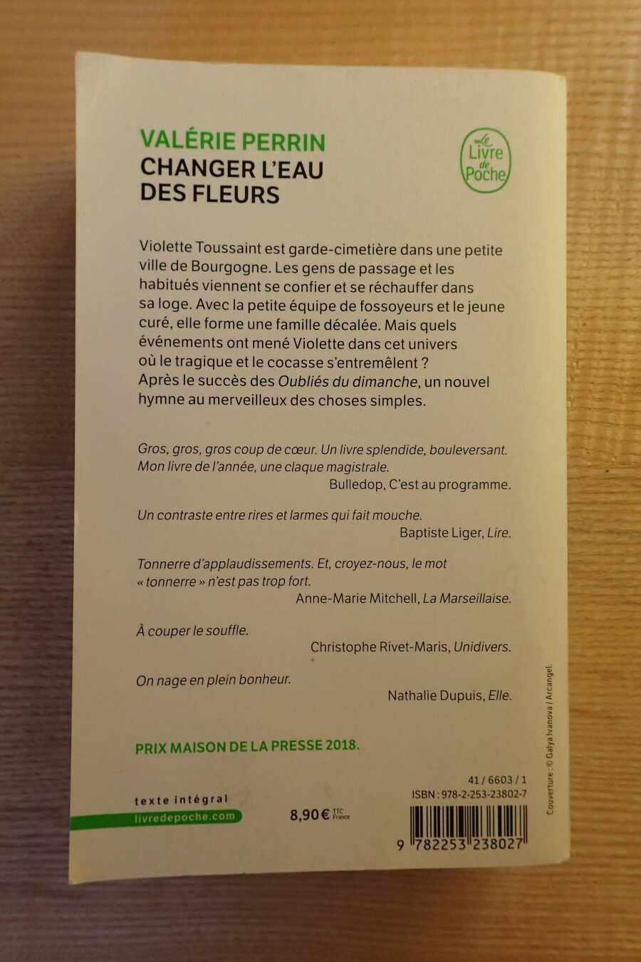 Changer l'eau des fleurs - Valérie Perrin - Le refuge des livres - Livres d'occasion