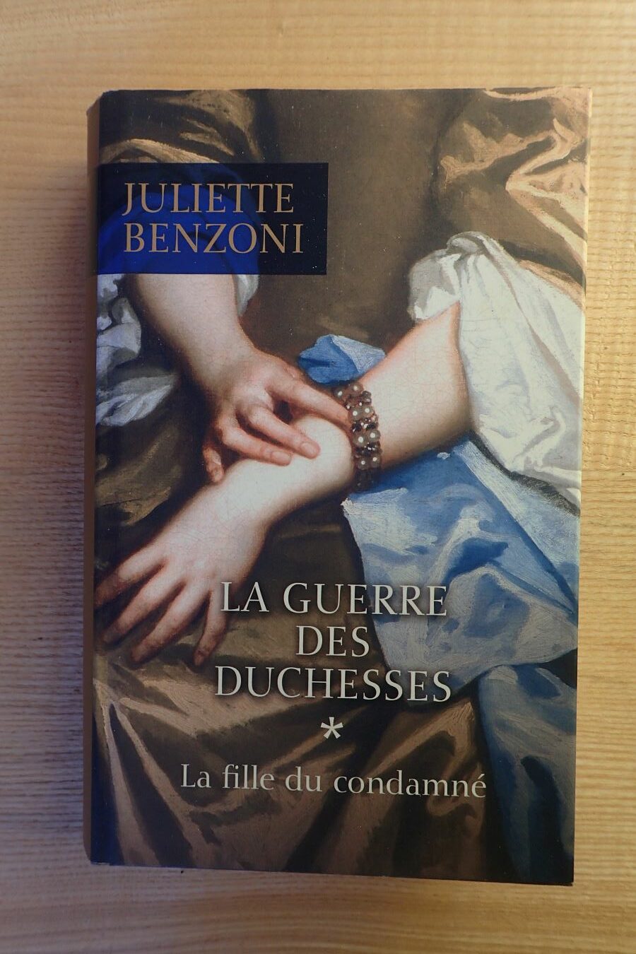 La guerre des Duchesses - La fille du condamné - Le refuge des livres - Livres d'occasion